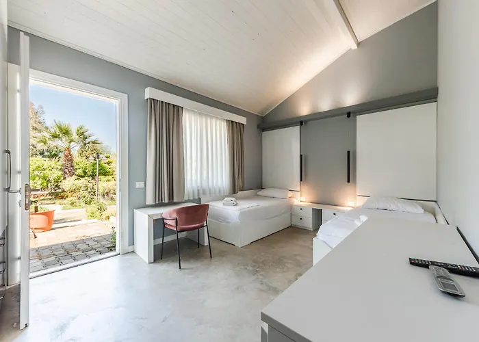 Kompleksi Aljoma Hotel *